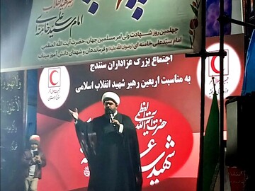 ملت ایران برای دفاع از انقلاب و کشور در میدان حاضر است