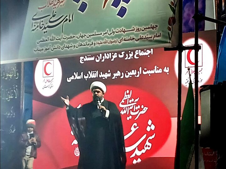 ملت ایران برای دفاع از انقلاب و کشور در میدان حاضر است