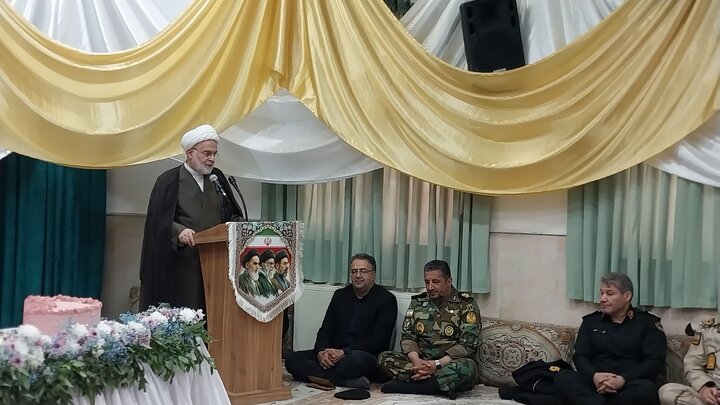 نماینده ولی فقیه در کردستان: دختران شهدا ادامه‌دهندگان مسیر عزت و ایثار هستند