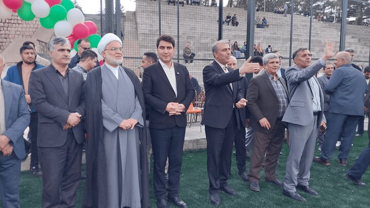 افتتاح بزرگ‌ترین زمین چمن مصنوعی دانش‌آموزی کشور در سنندج