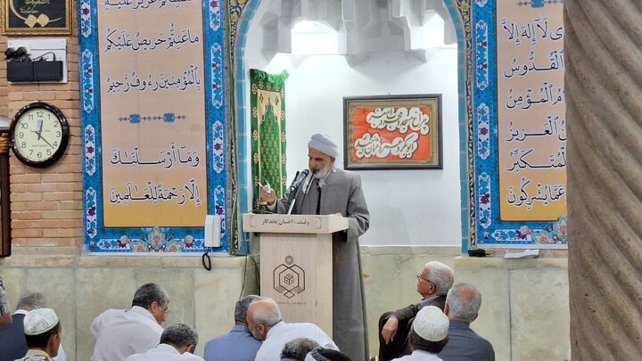 امام جمعه سنندج: بدون سلامت جامعه، توسعه و آبادانی در عرصه‌های مختلف امکان‌پذیر نیست