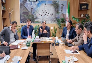فرماندار: وجود ۳۰۰ کیلومتر راه روستایی خاکی در سنندج زیبنده مرکز استان نیست