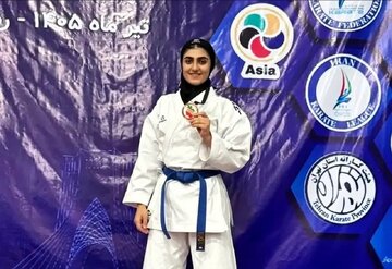کاتاروی کردستانی بر سکوی سوم لیگ کاراته‌وان ایران ایستاد