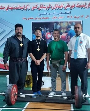 پاورلیفتینگ‌کاران کردستانی دو مدال طلای قهرمانی کشور را کسب کردند