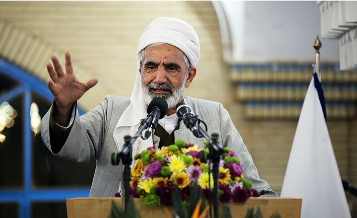 امام جمعه سنندج: جنایات مدعیان حقوق بشر چهره واقعی شعارهای غرب را آشکار کرده است