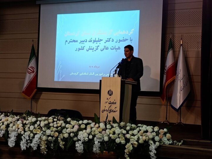 استاندار کردستان: گزینش باید شایستگان را وارد ساختار اداری کند