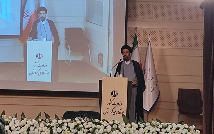 استاندار کردستان: گزینش باید شایستگان را وارد ساختار اداری کند