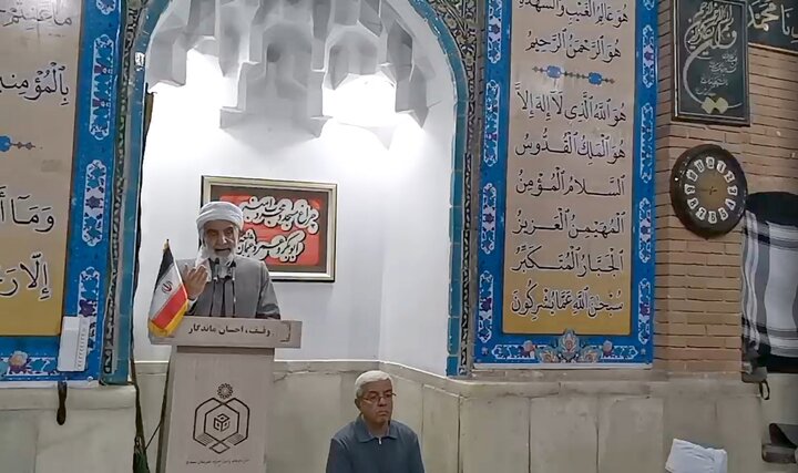 امام‌جمعە سنندج: مهار گرانی باید در اولویت مسئولان باشد