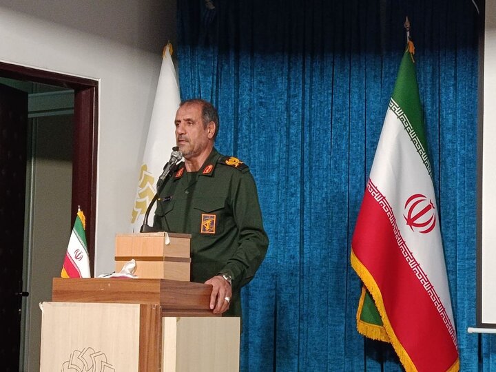 رسانهها باید فتح و پیروزیهای مقاومت را برای افکار عمومی روایت کنند