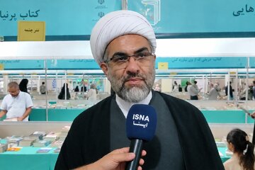 فرهنگ کتابخوانی می‌تواند بصیرت و آگاهی جامعه را افزایش دهد