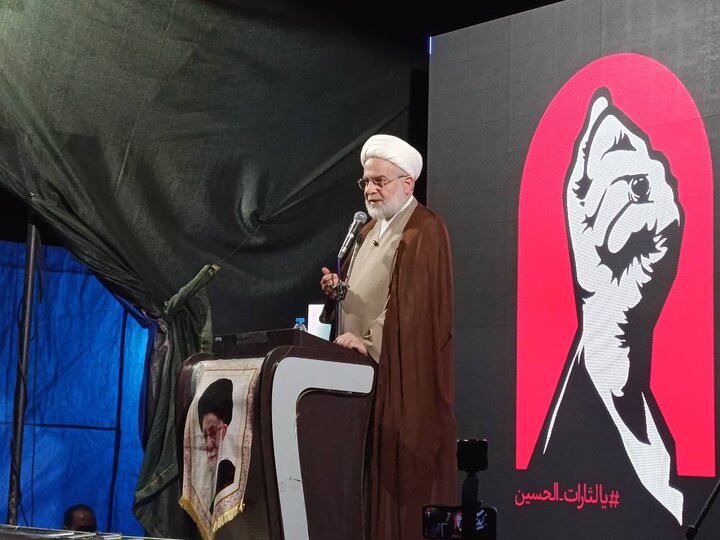 نماینده ولی فقیه در کردستان: در جنگ اخیر هیچ‌یک از مسئولان کشور ترک خدمت نکردند