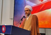 اساتید باید ابعاد پیدا و پنهان حوادث را برای نسل جوان تبیین کنند
