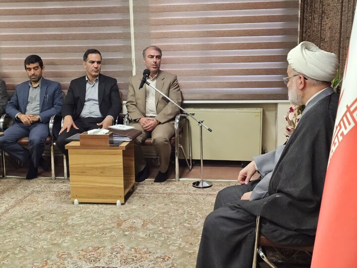 آموزش و پرورش در جنگ اخیر در میدان خدمت و همراه مردم بود