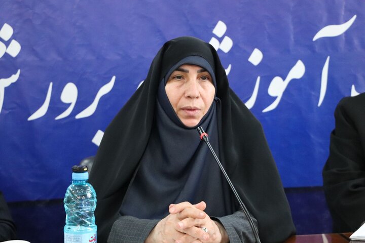 حشمتیان: معیشت فرهنگیان همچنان از مطالبات اصلی آنان است