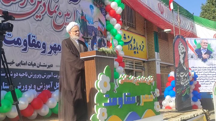کردستان برای دومین سال متوالی سال تحصیلی را بدون کلاس خالی از معلم آغاز کرد