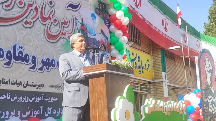 کردستان برای دومین سال متوالی سال تحصیلی را بدون کلاس خالی از معلم آغاز کرد