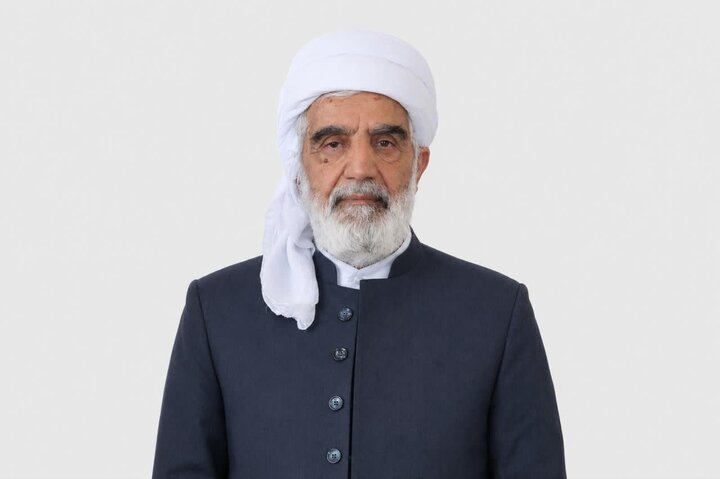 امام جمعه سنندج: مسئولان باید مشکلات مردم را از نزدیک لمس کنند