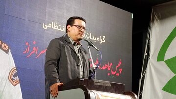 یک فعال سیاسی: مردم ایران در برابر فشارهای دشمن ایستاده‌اند