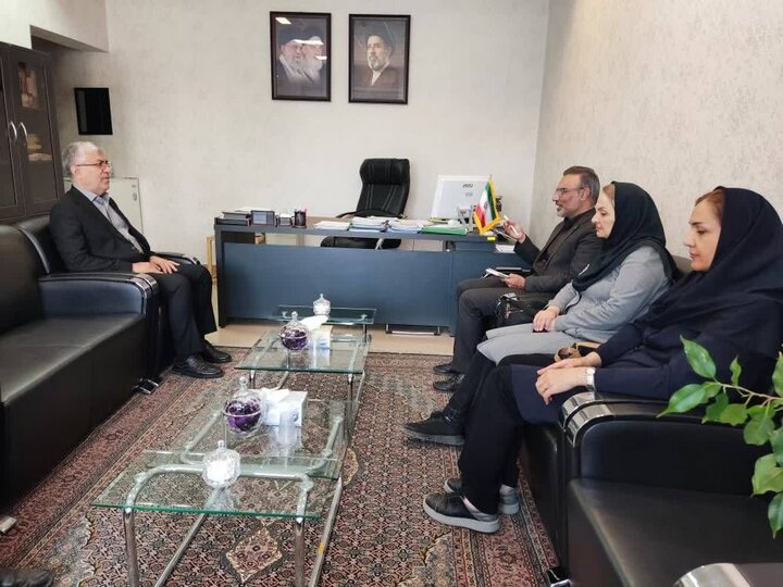 معاون استاندار کردستان: نظارت بر کیفیت محصولات پس از صدور گواهی استاندارد ادامه یابد