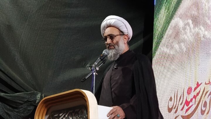 یک مقام حوزه‌های علمیه: تا زمانی که ولی فقیه اجازه نداده، میدان‌ها را خالی نمی‌کنیم