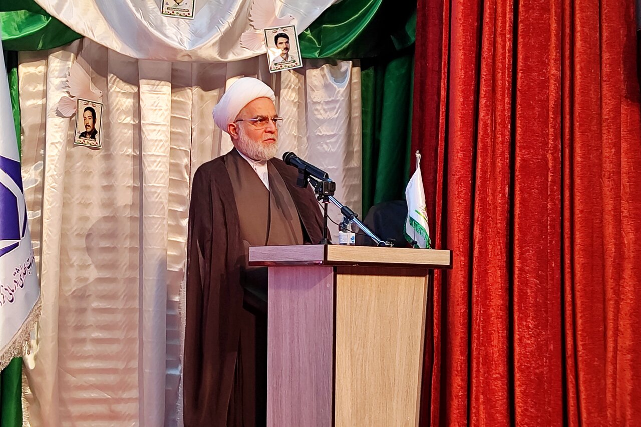 نماینده ولی‌فقیه در کردستان: ایثار و دلسوزی، شاخصه اصلی شهدای سلامت است