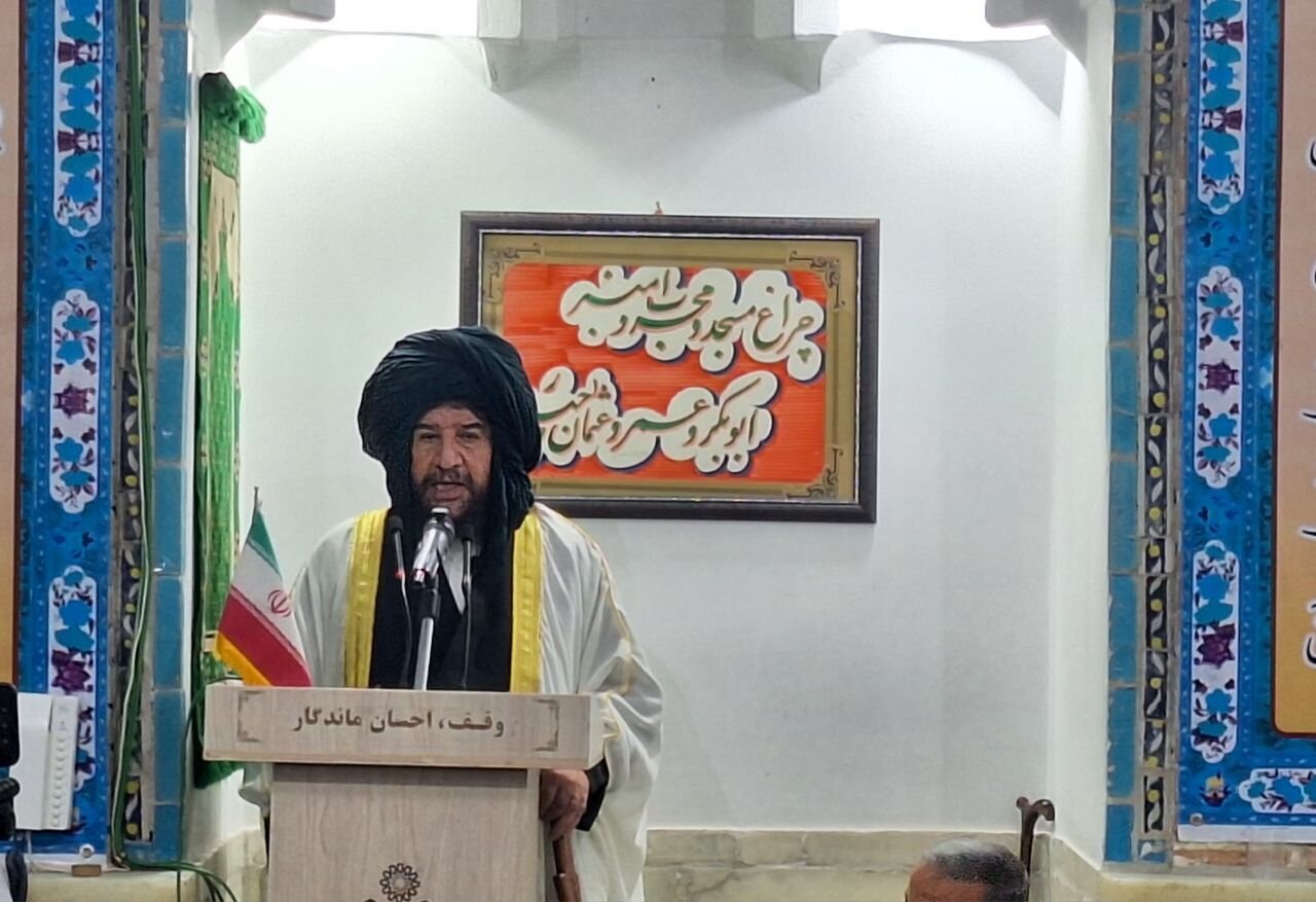 امام‌جمعه سنندج: مردم صاحب این انقلابند و از شرایط موجود گلایه دارند