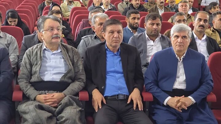 معاون استاندار کردستان: دهیاران نباید از ظرفیت خودیاری و مشارکت مردمی غافل شوند
