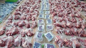 توزیع بیش از ۱۱۰۰ بسته گوشت قربانی میان نیازمندان زنجانی