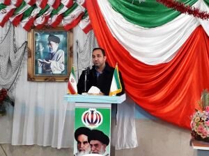 شعار و عمل مسئولان در چهل و سومین سالگرد انقلاب، عزت بر مردم و مردمداری باشد