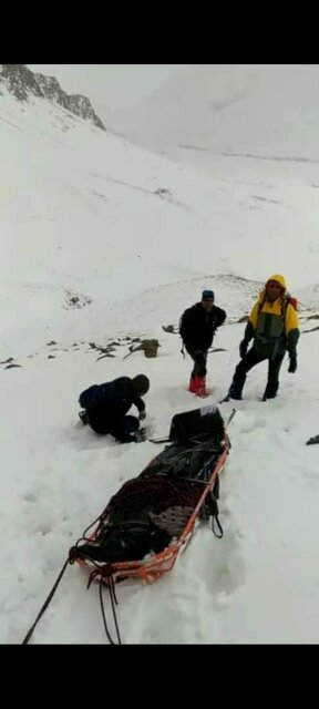 انتقال اجساد مفقود شده در قله دوگلا فرسش الیگودرز به پایین دست قله انتقال اجساد مفقود شده در قله دوگلا فرسش الیگودرز به پایین دست قله