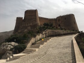 مرمت عمارت سربازخانه مجموعه قلعه تاریخی فلک‌الافلاک خرم‌آباد