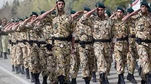 ارتش در دوران دفاع مقدس با تمام قوا در خدمت جمهوری اسلامی بود