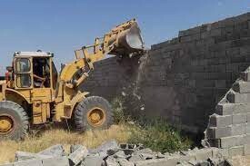 تخریب و آزادسازی ۱۰ مورد ساخت‌وساز غیرمجاز در بروجرد
