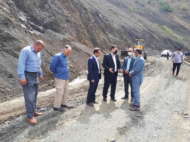 بازگشایی راه ارتباطی ۱۶ روستای چگنی/ آب روستاها وصل شد