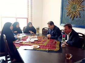 کتاب و کتابخوانی جامعه را در برابر تباهی و هجوم فرهنگی در امان خواهد داشت