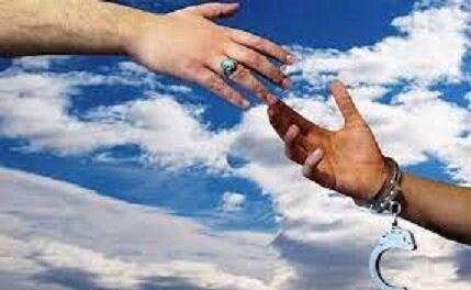 عکس تزئینی ست رهایی ۱۴ محکوم از قصاص نفس در سمنان/ جلوگیری از فرار مالیاتی ۳۰۰۰ میلیارد ریالی