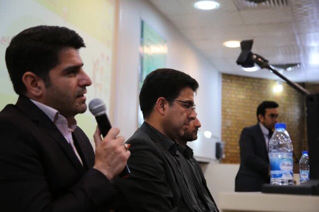 تعهد لرستان کاشت ۳۰ میلیون اصله نهال در طی چهار سال است تعهد لرستان کاشت ۳۰ میلیون اصله نهال در طی چهار سال است