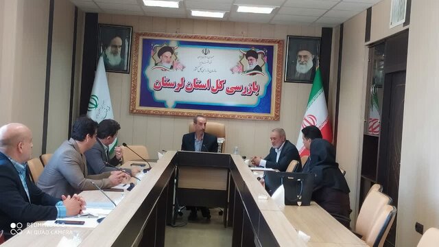 خرم‌آباد وضعیت مناسبی از لحاظ بهسازی، آسفالت معابر و خیابان‌ها ندارد