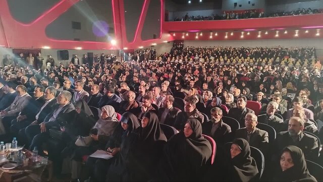 کنگره ملی باید برای بزرگداشت ۶۸ دانشآموز شهید بروجرد برگزار شود کنگره ملی باید برای بزرگداشت ۶۸ دانشآموز شهید بروجرد برگزار شود
