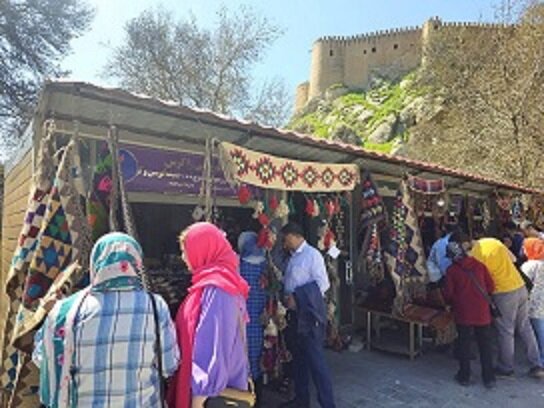 حضور ۲۸ صنعتگر لرستانی در بازارچه صنایعدستی فلک الافلاک حضور ۲۸ صنعتگر لرستانی در بازارچه صنایعدستی فلک الافلاک