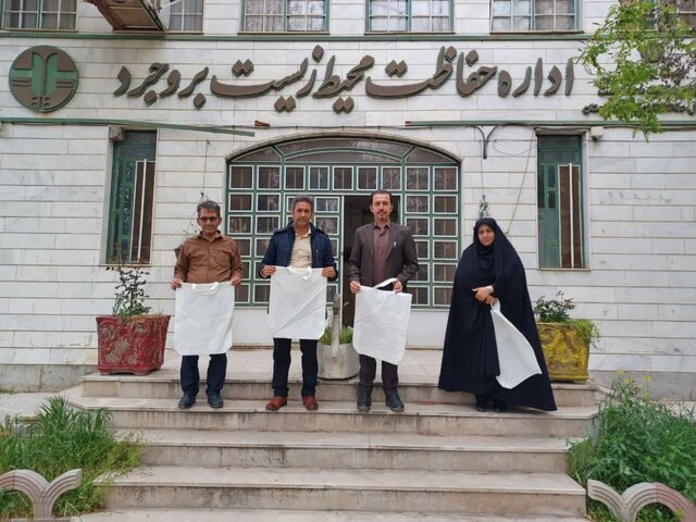 آغاز رسمی طرح جایگزینی کیسههای پارچهای با پلاستیکی در بروجرد آغاز رسمی طرح جایگزینی کیسههای پارچهای با پلاستیکی در بروجرد