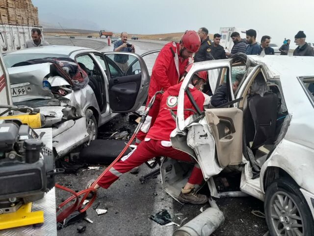 امدادرسانی به ۳۶۰ حادثه‌دیده و ۵۰ خودرو گرفتار در برف و سیل بروجرد