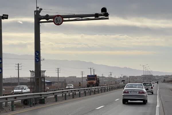 ثبت بیش از ۱۱ میلیون تردد خودروها در جادههای لرستان ثبت بیش از ۱۱ میلیون تردد خودروها در جادههای لرستان