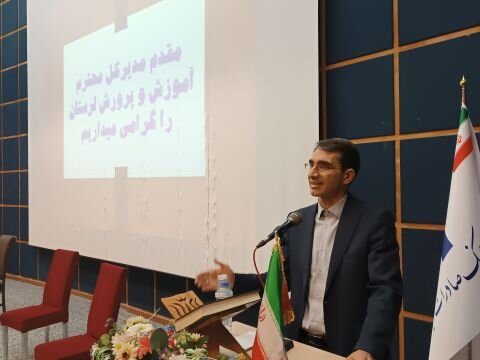 برای حل مشکلات از ظرفیت های درونی فرهنگیان استفاده کنیم