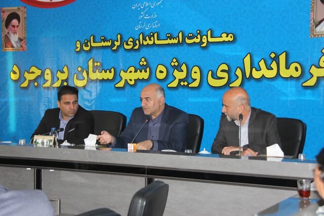 آمادگی برای احداث ۱۰۰۰ هکتار گلخانه در لرستان