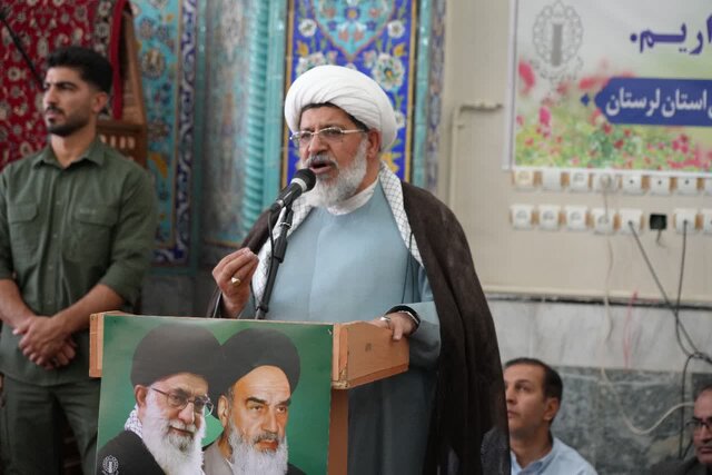 حرکت جامعه بشری در مسیر اسلام هدف امام خمینی(ره) از انقلاب بود