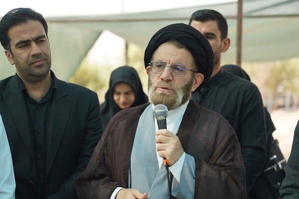 شهدا عمر خود را با رضای خدا معاوضه کرده‌اند