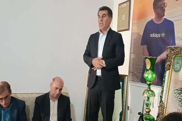 دیدار اعضای جهاد دانشگاهی لرستان با خانواده شهید «امیرحسین طولابی»