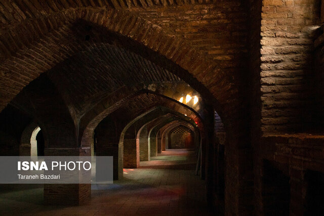 مسجد، تمثیل عاشقانگی و نیاز