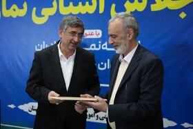 تاکید استاندار لرستان بر لزوم فراهم شدن فضای فرهنگی و فیزیکی اقامه نماز در اداره‌ها